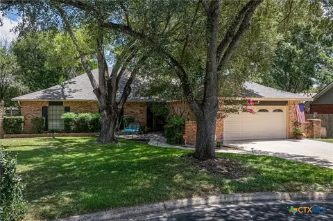 305 Westbend Cir, Seguin, TX 78155
