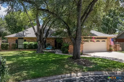 305 Westbend Cir, Seguin, TX 78155