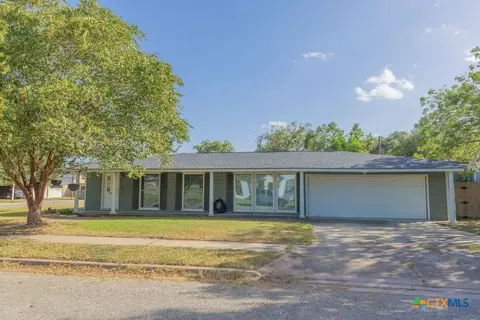 313 3rd St, Cuero, TX 77954