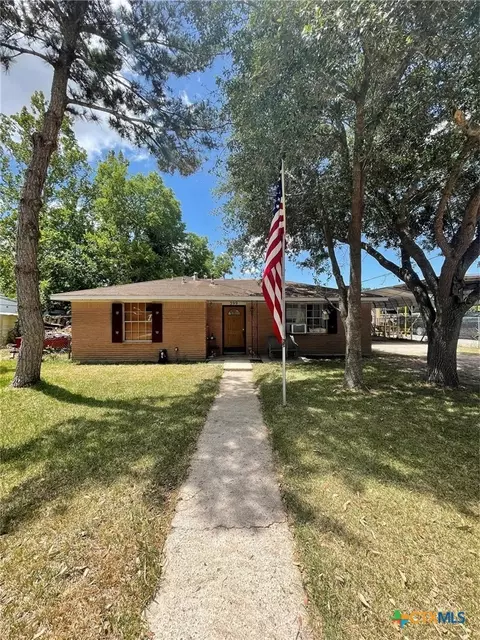 399 Pecan St, Lolita, TX 77971