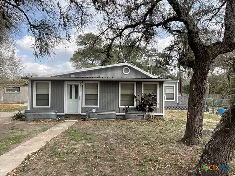 298 Winding Way Dr, Victoria, TX 77905
