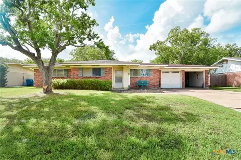 2215 Larry Dr, Port Lavaca, TX 77979