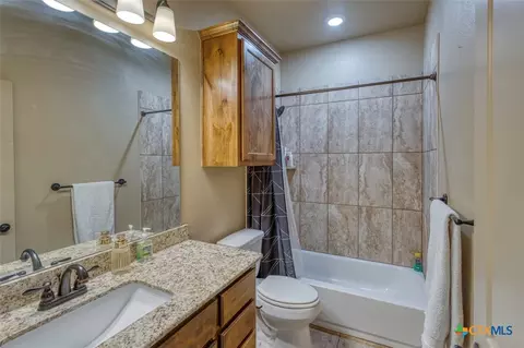 Bath - 412 Jake Dr, Jarrell, TX 76537 photo 3 of 3