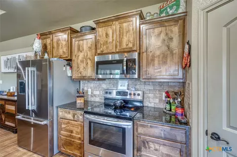 Kitchen - 412 Jake Dr, Jarrell, TX 76537 photo 4 of 4