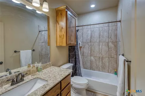 Bath - 412 Jake Dr, Jarrell, TX 76537 photo 3 of 3