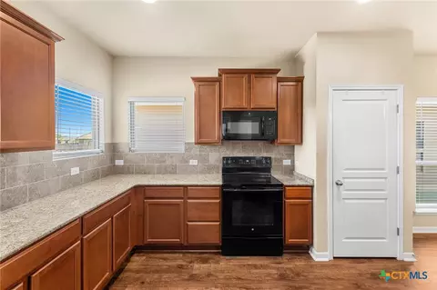 Kitchen - 1009 Spring Terrace Loop, Temple, TX 76502 photo 4 of 4
