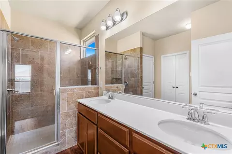 Bath - 1009 Spring Terrace Loop, Temple, TX 76502 photo 1 of 3