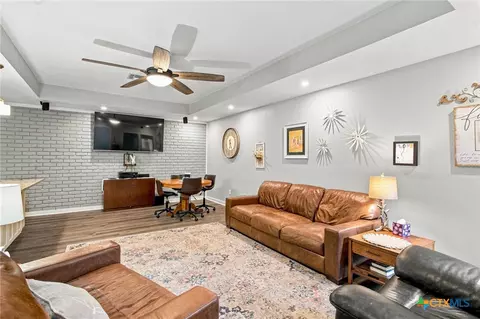 413 Salisbury Ln, Victoria, TX 77904
