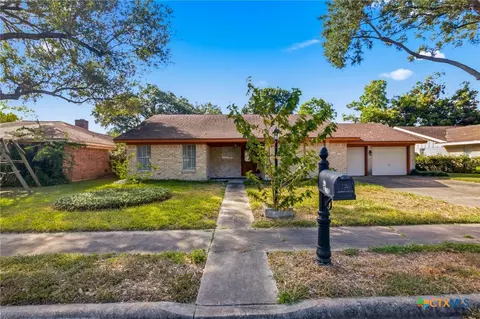 108 Castleway St, Victoria, TX 77904