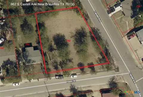 962 S Castell Ave, New Braunfels, TX 78130