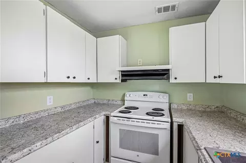 Kitchen - 122 Dodd Preston, Elgin, TX 78621 photo 4 of 4