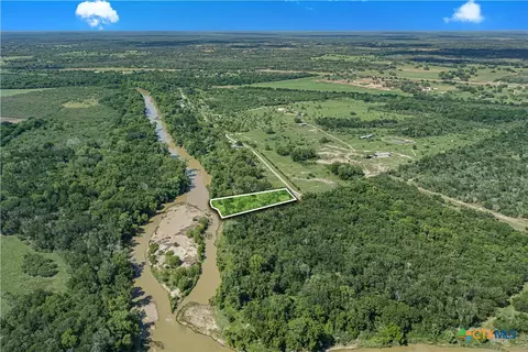 850 Crestview Dr, Cuero, TX 77954