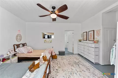 Bedroom - 701 S Gilbert Rd, Edna, TX 77957 photo 6 of 8
