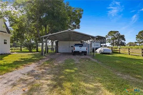 Exterior - 701 S Gilbert Rd, Edna, TX 77957 photo 5 of 11