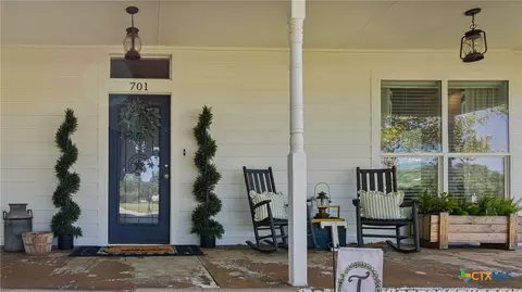 Exterior - 701 S Gilbert Rd, Edna, TX 77957 photo 4 of 11