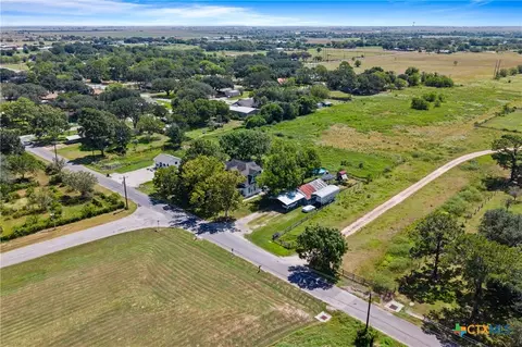 View/Area - 701 S Gilbert Rd, Edna, TX 77957 photo 2 of 3