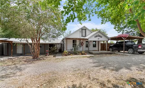 798 County Road 367, Lott, TX 76656