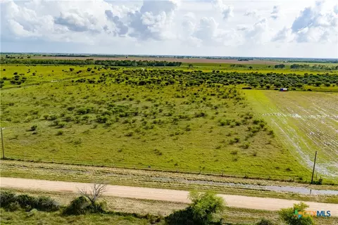 8 Gin Road, Inez, TX 77968 photo 3