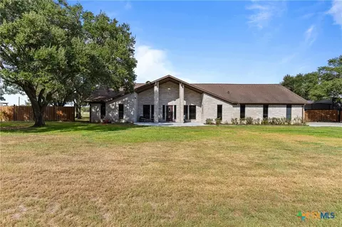 1107 Fairlane Dr, Ganado, TX 77962