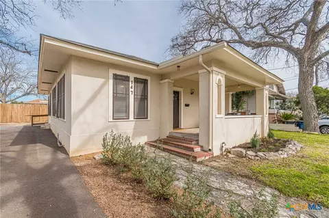 147 S Academy Ave, New Braunfels, TX 78130