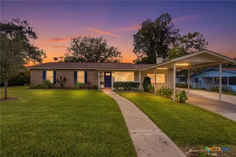 228 S Ponton St, Gonzales, TX 78629
