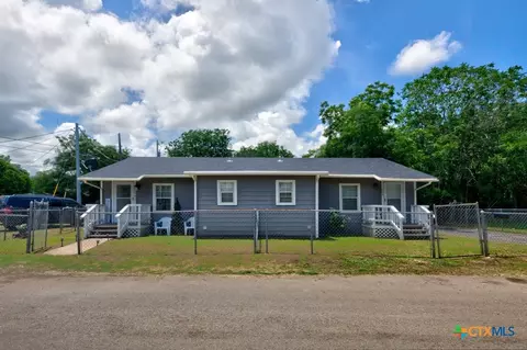 504 Shannon Ave #502, Seguin, TX 78155