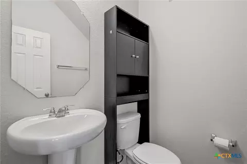 Bath - 8915 Misty Pine Dr, Temple, TX 76502 photo 1 of 4