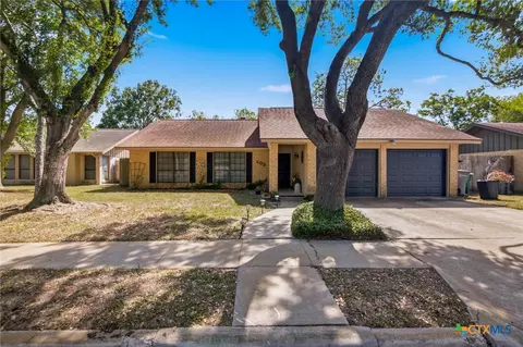 205 Pecos Dr, Victoria, TX 77904