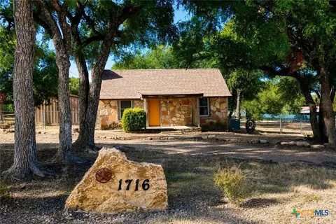 1716 W Main St, Gatesville, TX 76528