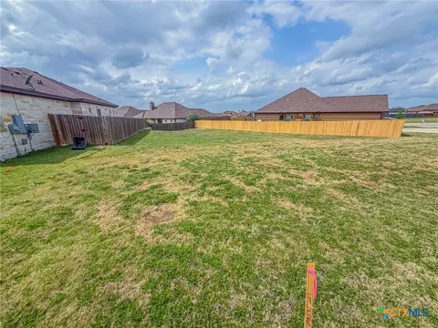 169 Greg Ln, Jarrell, TX 76537 photo 3