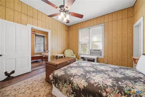 Bedroom - 124 S Avenue I, Shiner, TX 77984 photo 3 of 4
