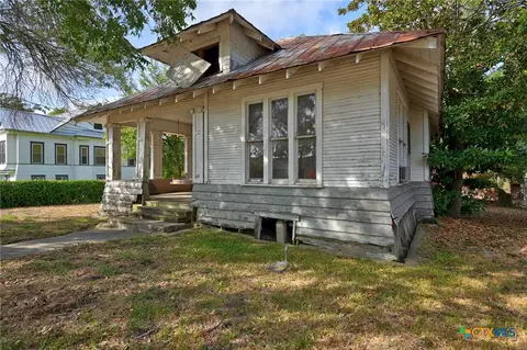 Exterior - 124 S Avenue I, Shiner, TX 77984 photo 2 of 6