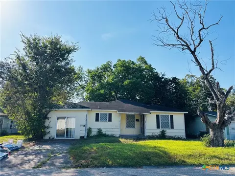 2505 Cardinal St, Victoria, TX 77901