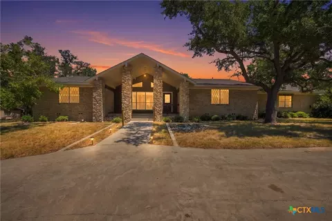 1103 S Willis St, Lampasas, TX 76550