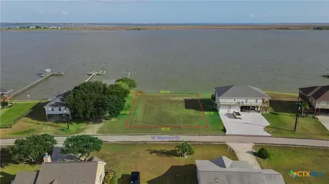 1664 W Bayshore Dr, Palacios, TX 77465