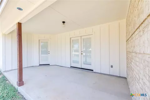 Exterior - 228 Plum St, Luling, TX 78648 photo 7 of 13