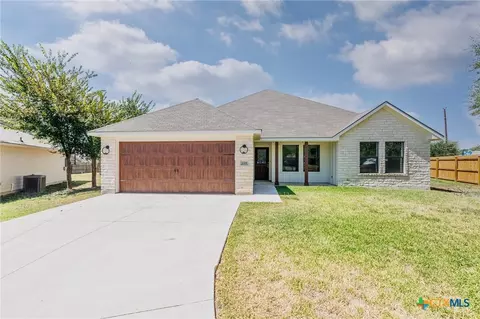 Exterior - 228 Plum St, Luling, TX 78648 photo 10 of 13