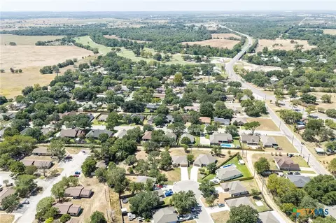 View/Area - 228 Plum St, Luling, TX 78648 photo 3 of 8
