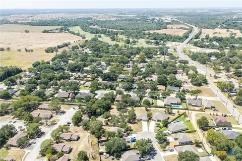 View/Area - 228 Plum St, Luling, TX 78648 photo 4 of 8
