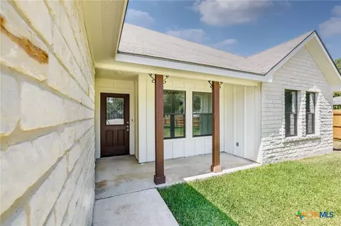 Exterior - 228 Plum St, Luling, TX 78648 photo 9 of 13