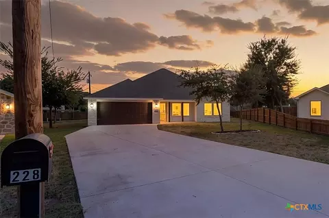 Exterior - 228 Plum St, Luling, TX 78648 photo 12 of 13