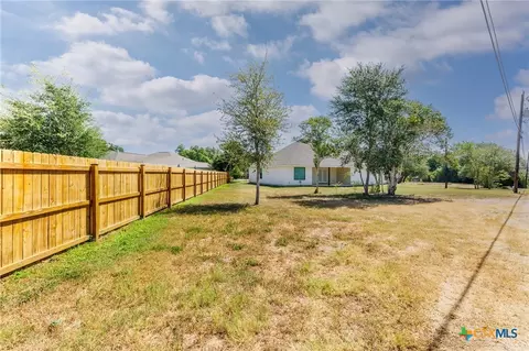 Exterior - 228 Plum St, Luling, TX 78648 photo 3 of 13