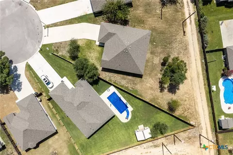 View/Area - 228 Plum St, Luling, TX 78648 photo 6 of 8