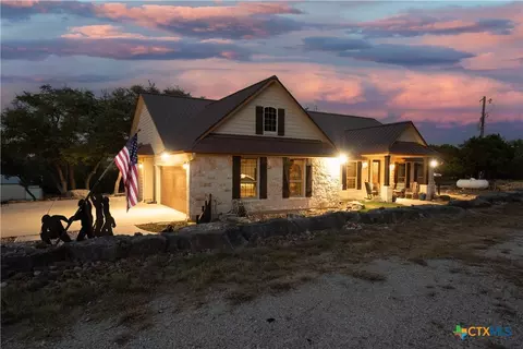 824 Shelly Dr, Canyon Lake, TX 78133
