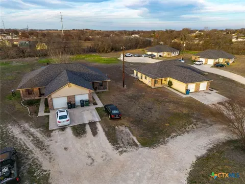 540-546 Crest Circle Dr, San Marcos, TX 78666