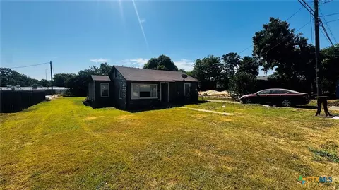 806 S Pearl St, Belton, TX 76513