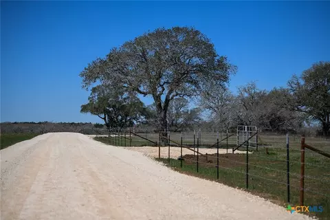 1018 Main Loop Rd, Waelder, TX 78959 photo 7