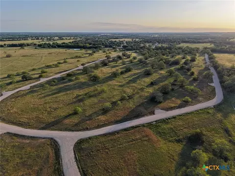 1018 Main Loop Rd, Waelder, TX 78959 photo 3