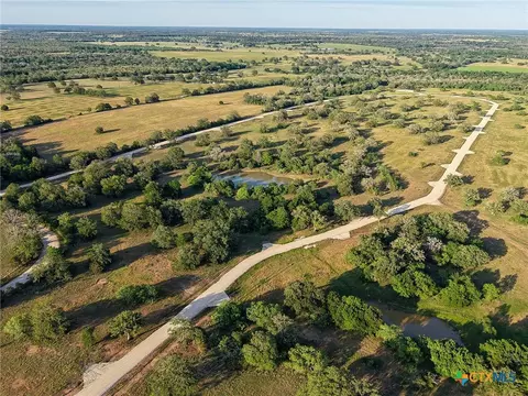 1018 Main Loop Rd, Waelder, TX 78959 photo 2