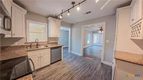 Entry Way - 321 Circle Dr, Wharton, TX 77488 photo 2 of 2